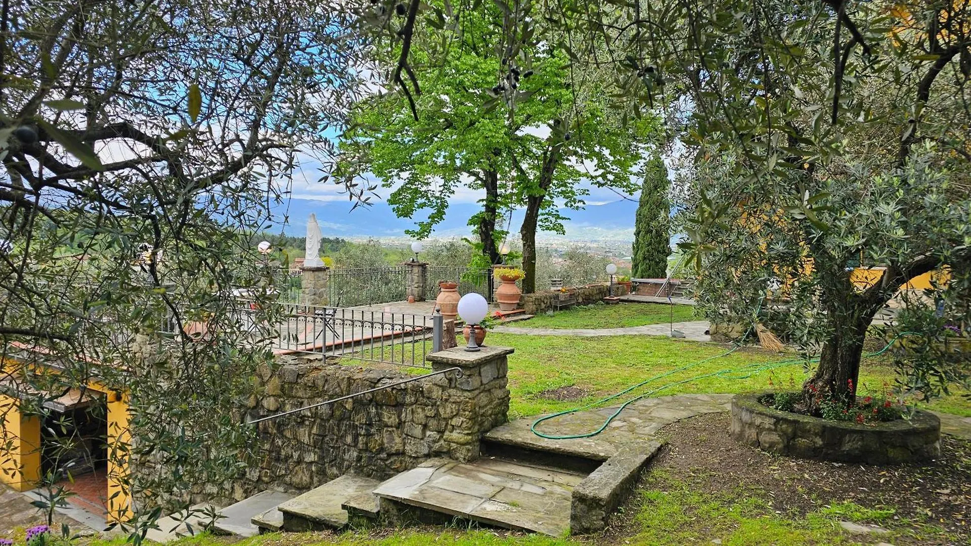 Panoramic Villa In Tuscany Serravalle Pistoiese