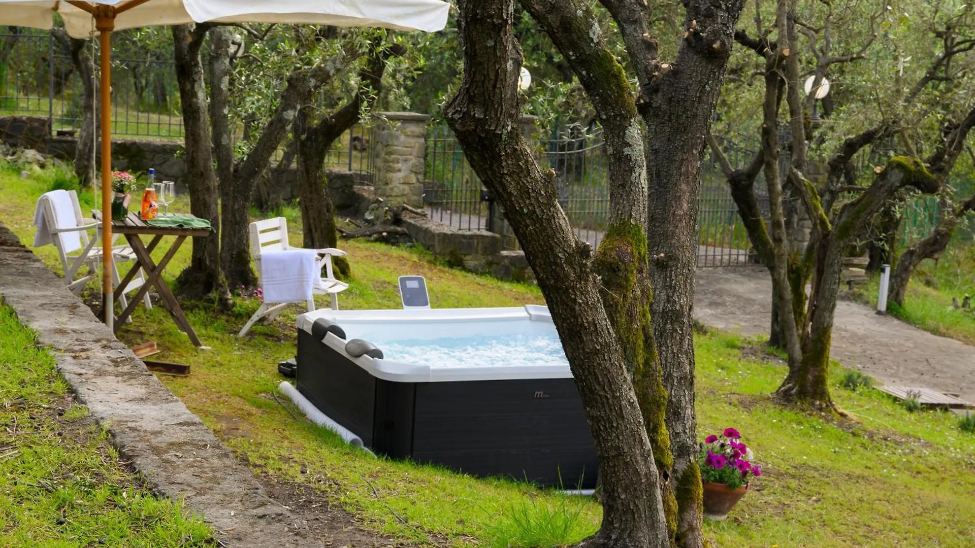 Villa Panoramica Con Jacuzzi Privata Tra Firenze & Lucca ,3 Camere, 4 Bagni Serravalle Pistoiese