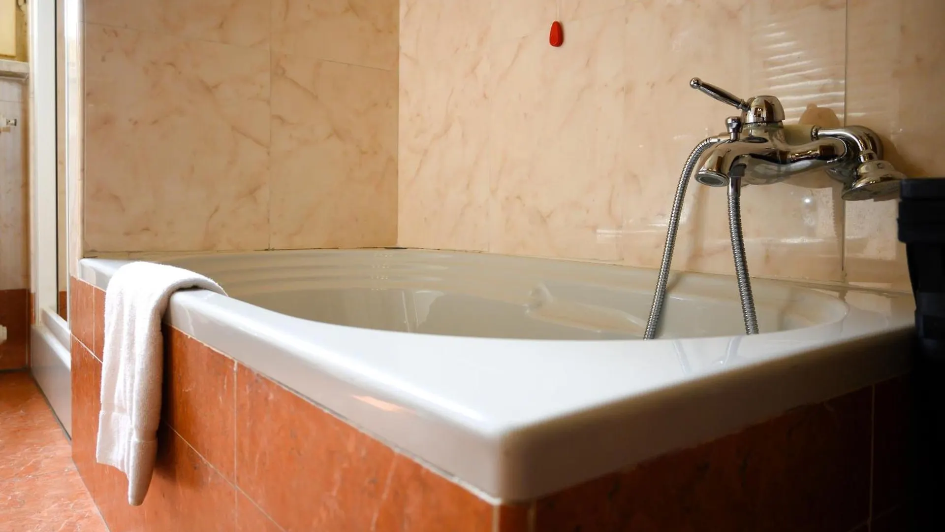Villa Panoramica Con Jacuzzi Privata Tra Firenze & Lucca ,3 Camere, 4 Bagni Serravalle Pistoiese