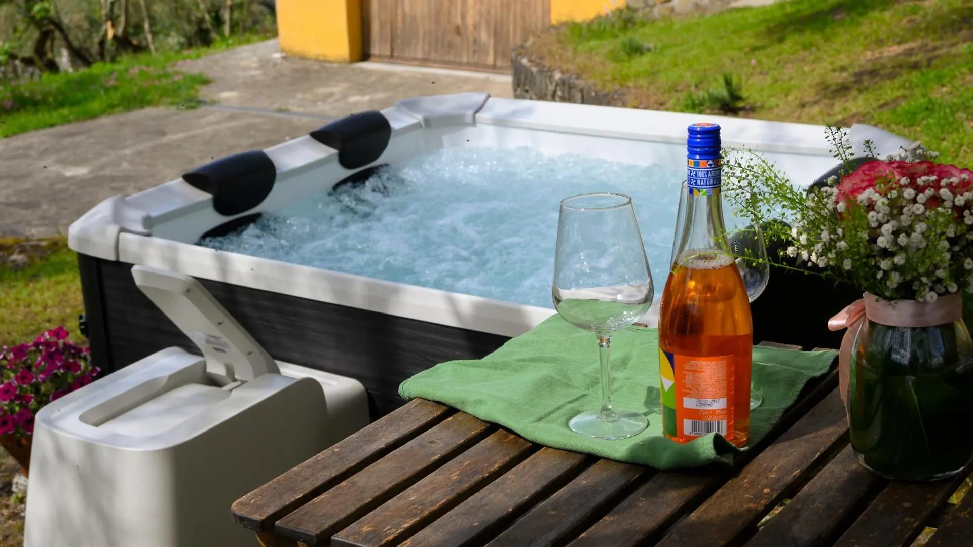 Villa Panoramica Con Jacuzzi Privata Tra Firenze & Lucca ,3 Camere, 4 Bagni Serravalle Pistoiese